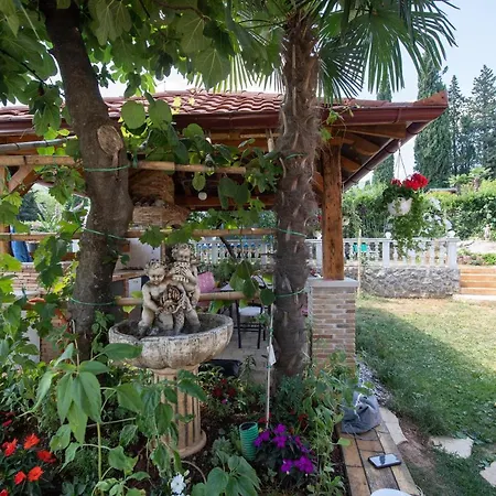 Anna-potkrovlje Apartament