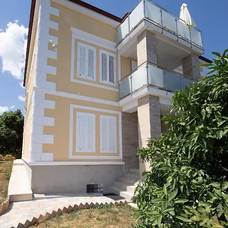 Apartament Anna-potkrovlje Ika