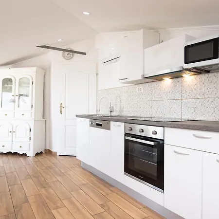 Apartman Anna-potkrovlje *