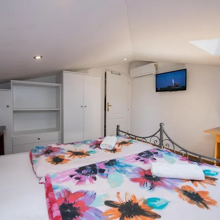 Apartament Anna-potkrovlje *
